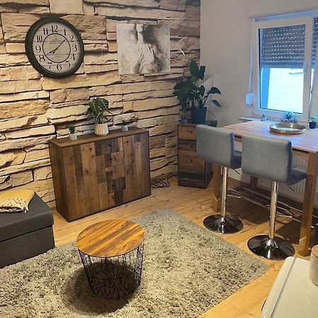 Kleines Apartment Mit Begehbarer Dusche Im Schlafzimmer Eberbach  Esterno foto